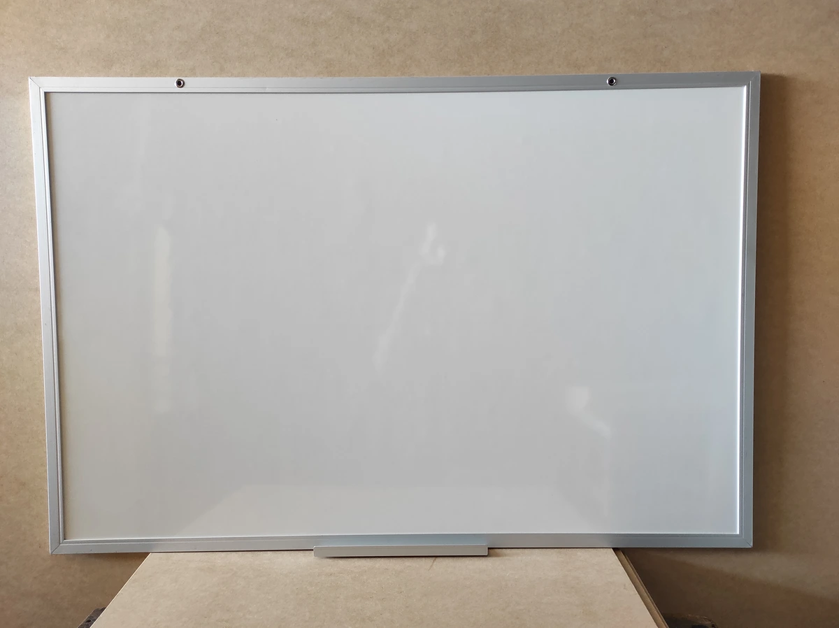 Pizarra Acrílica blanca de 100x70 cm con marco de Aluminio | pizarra blanca